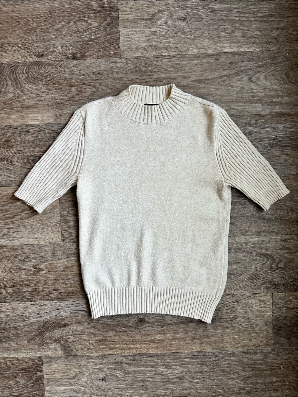Ann Taylor Factory Ivory Mock Neck Short Sleeve Sweater Knit Top Women’s Size M